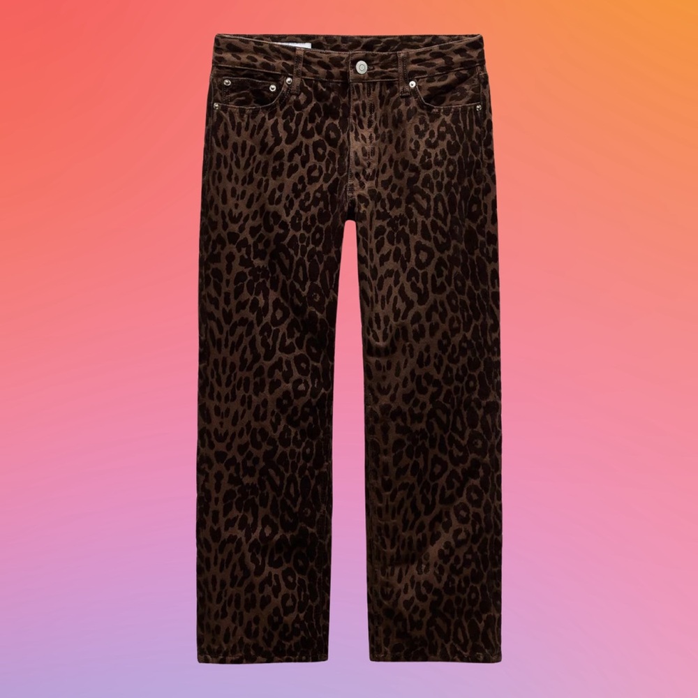 NWT 🟤 ZARA mid-rise straight crop leg flocked jeans in leopard print. SIZE 4